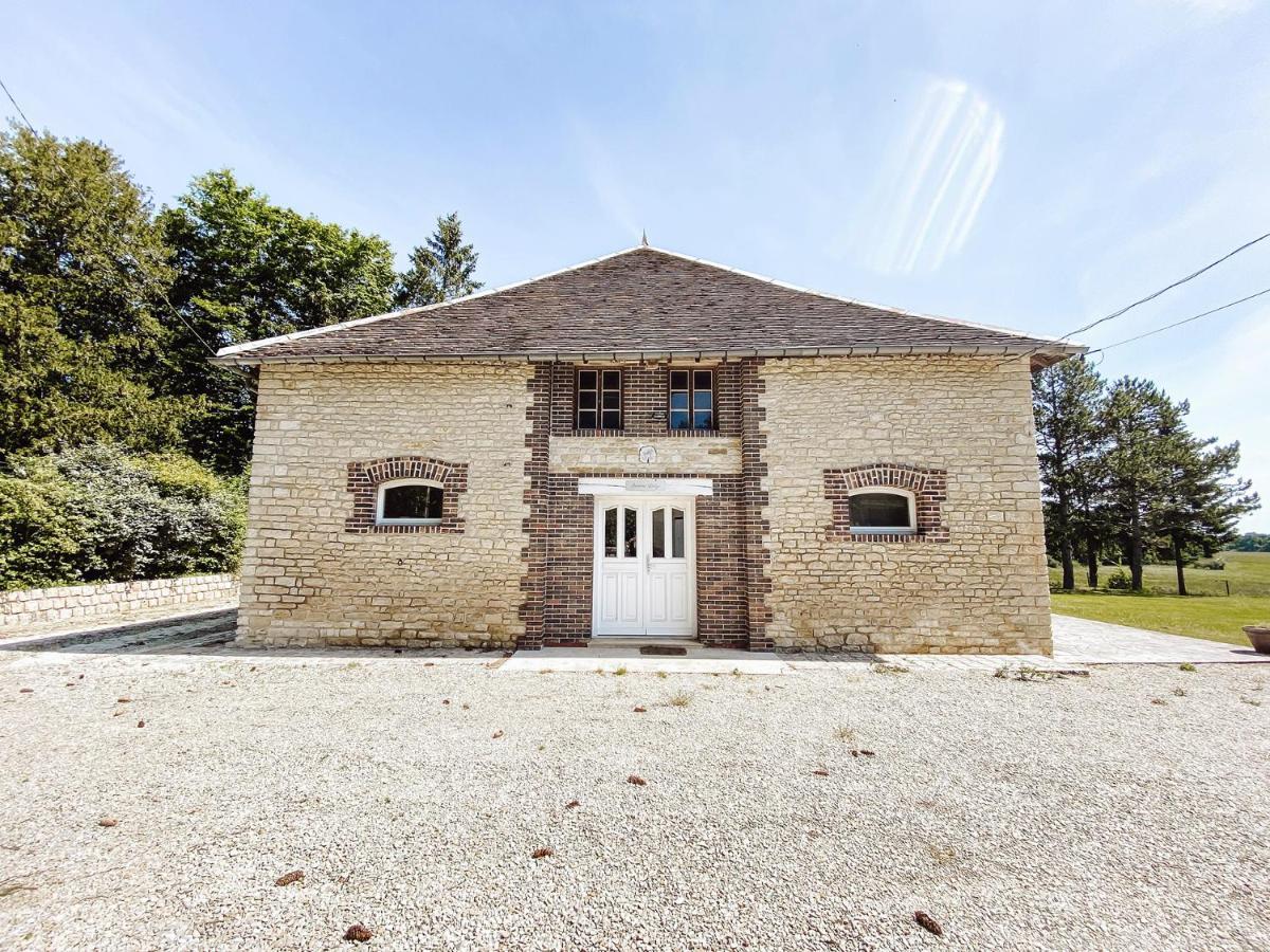 Hostal Le Val Suzenay Vendeuvre-sur-Barse Exterior foto