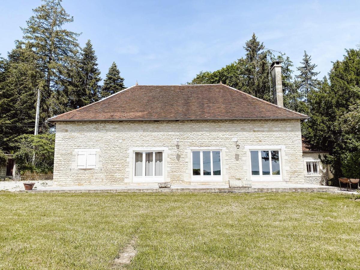 Hostal Le Val Suzenay Vendeuvre-sur-Barse Exterior foto